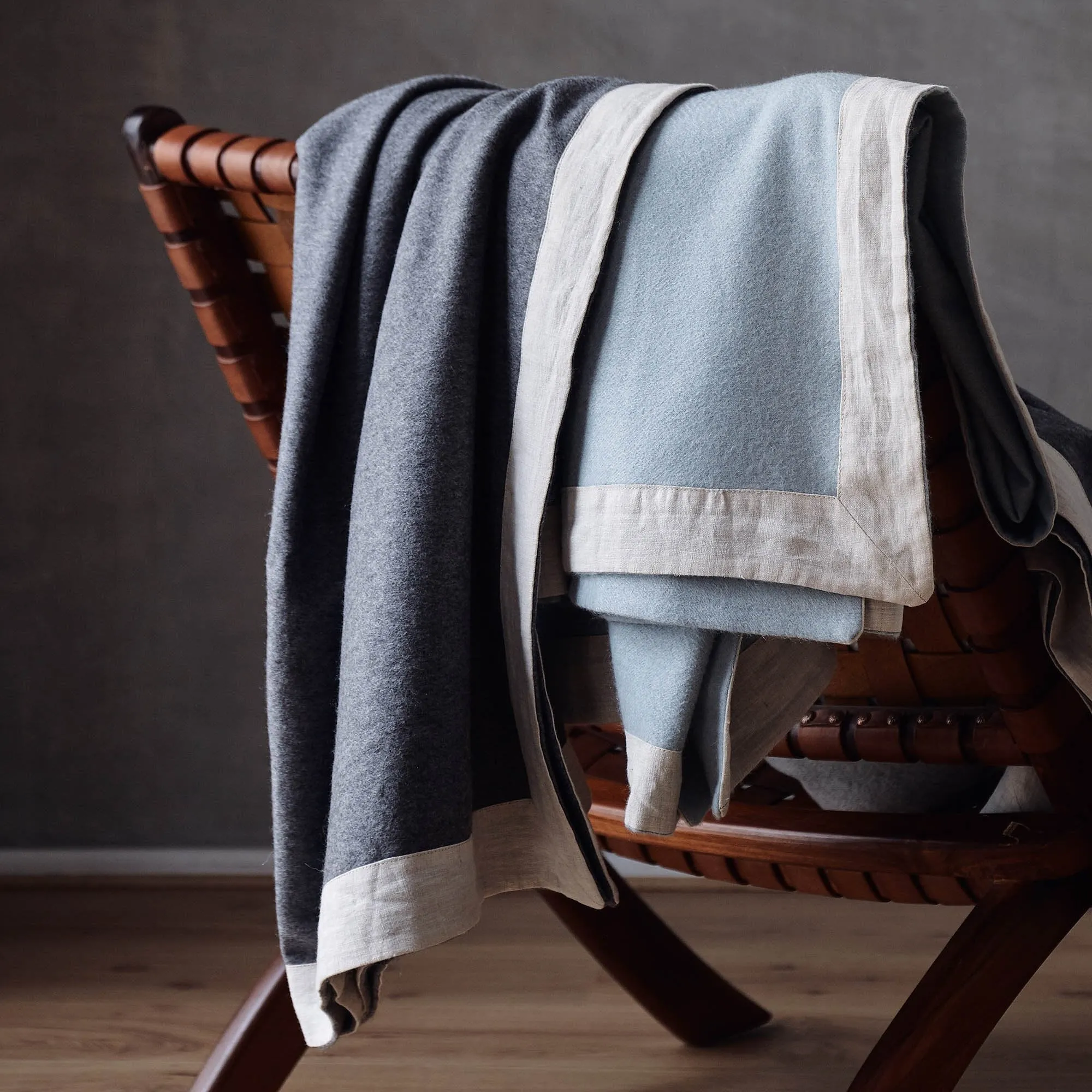 Naggu Cashmere Blanket [Grey/Natural]