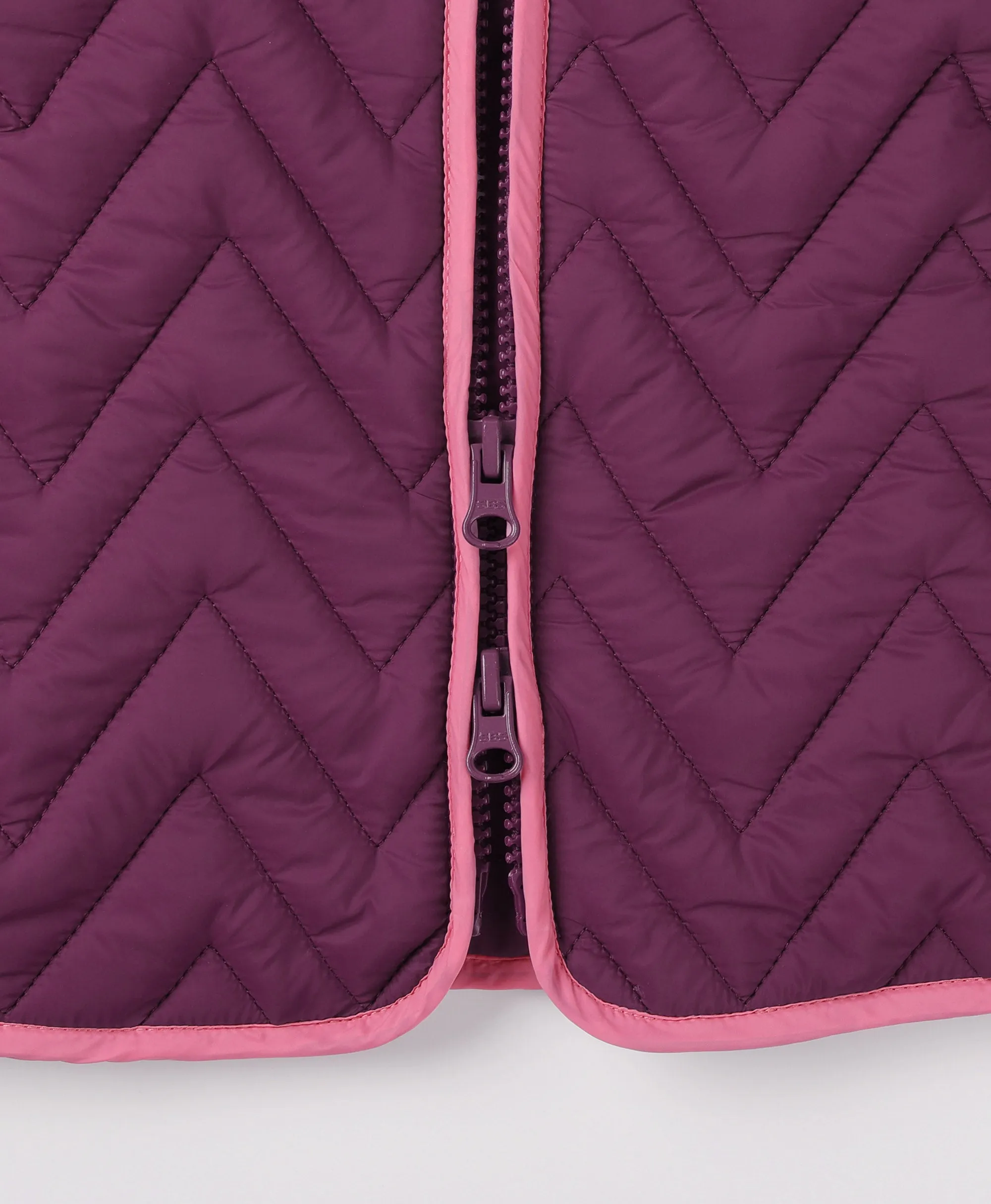 (Open-Box) Women's Heated Chevron Quilted Vest (Battery Set Not Included)